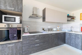 Brand New Apartment 3 Bdr 2 Bth HB6